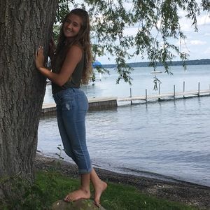 Meet your Posher, Abigail